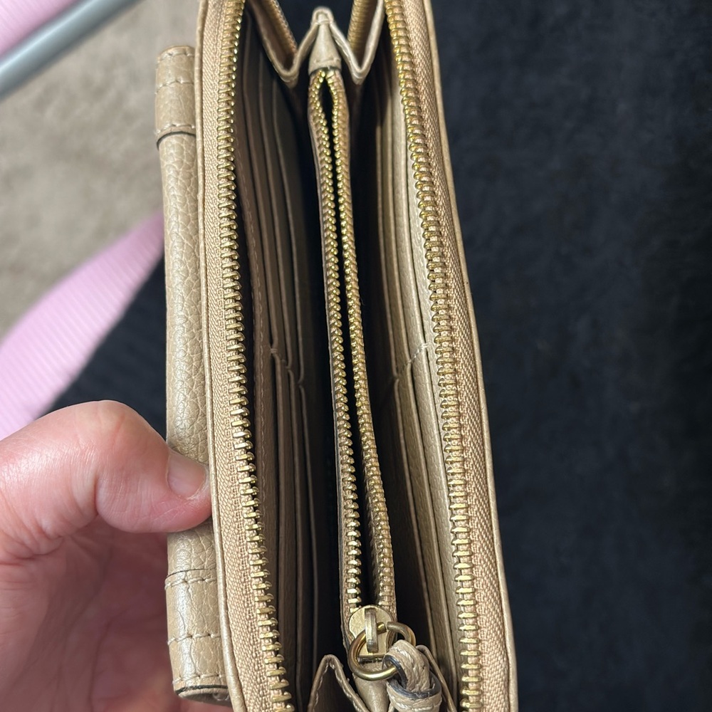 Chloé Beige Leather Wallet - Picture 3 of 5